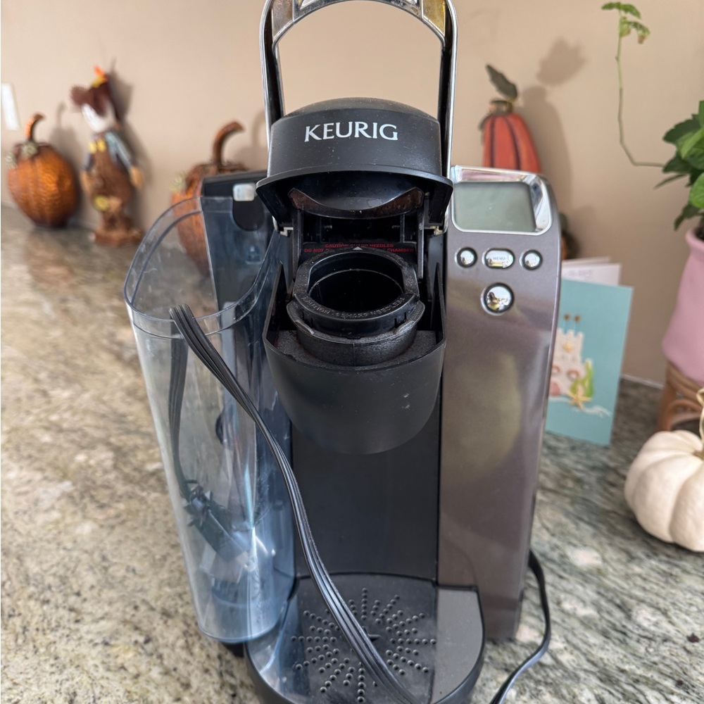 Used Keurig K75 Single Serve Brewer, Platinum in Mocha
